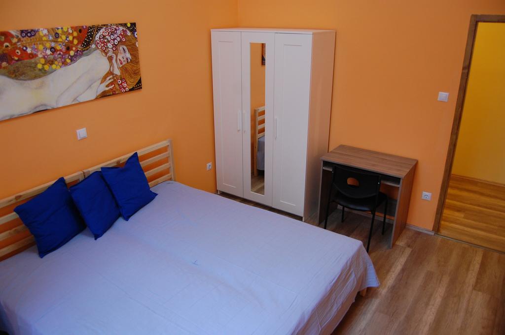Colors Guest House Budapest Esterno foto